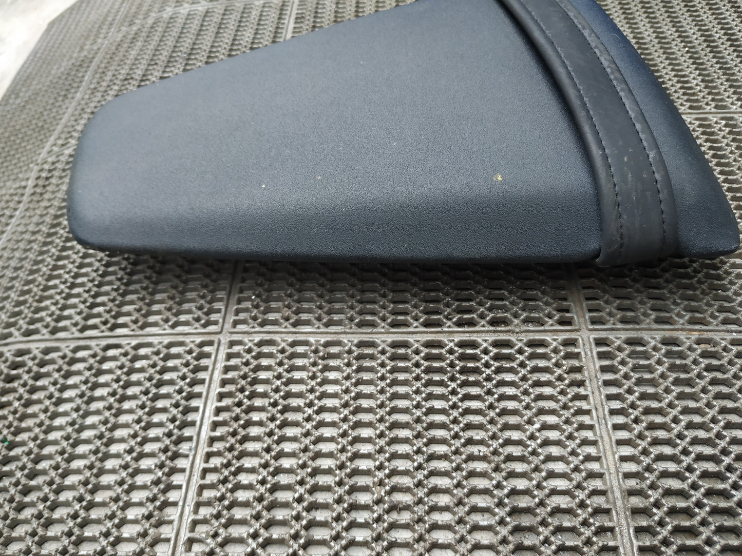 11-15 Kawasaki ZX10R Rear Pillion Passenger Seat 53066-0281-12Y